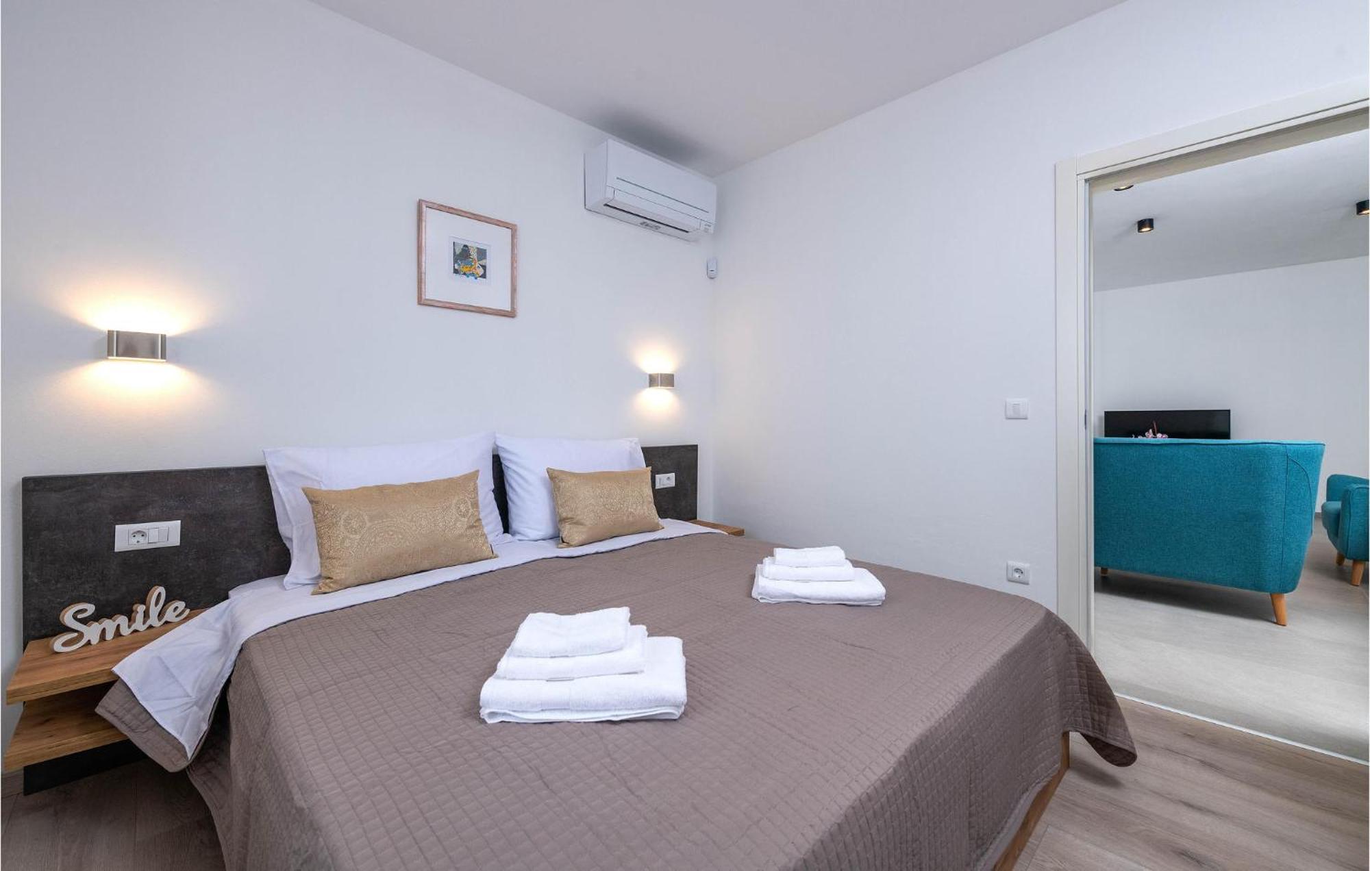 Amazing home in Manjadvorci w/ Outdoor swimming pool, WiFi&3 Bedrooms Barban Buitenkant foto