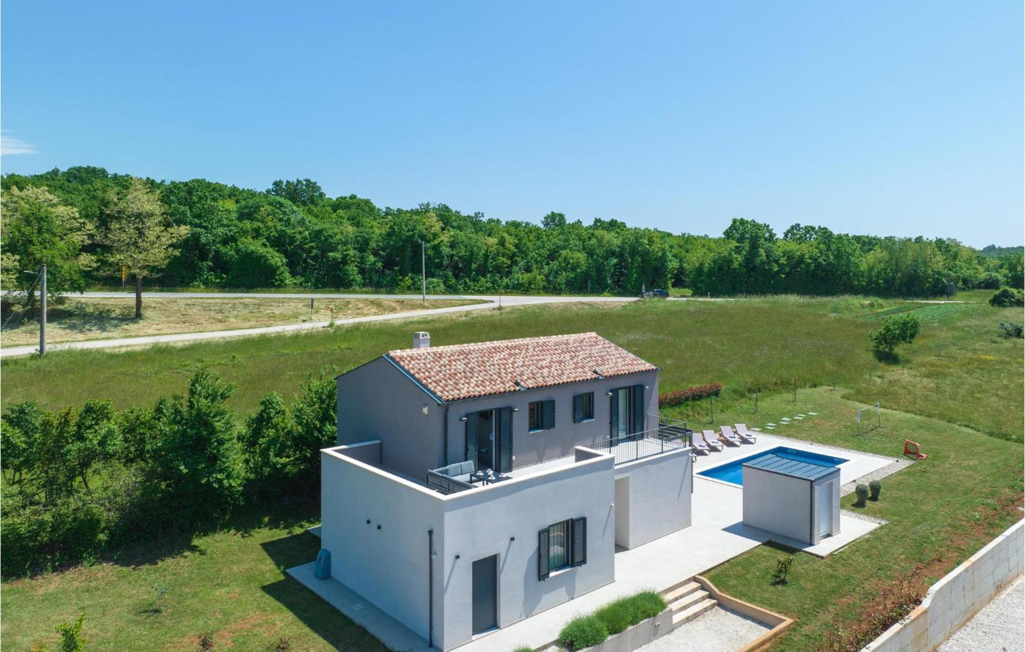 Amazing home in Manjadvorci w/ Outdoor swimming pool, WiFi&3 Bedrooms Barban Buitenkant foto