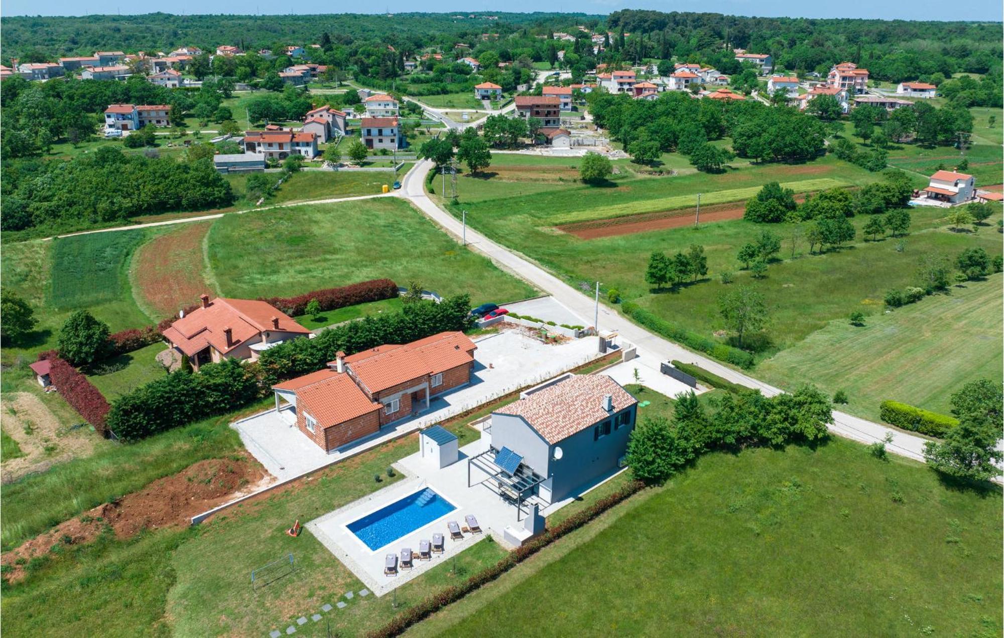 Amazing home in Manjadvorci w/ Outdoor swimming pool, WiFi&3 Bedrooms Barban Buitenkant foto