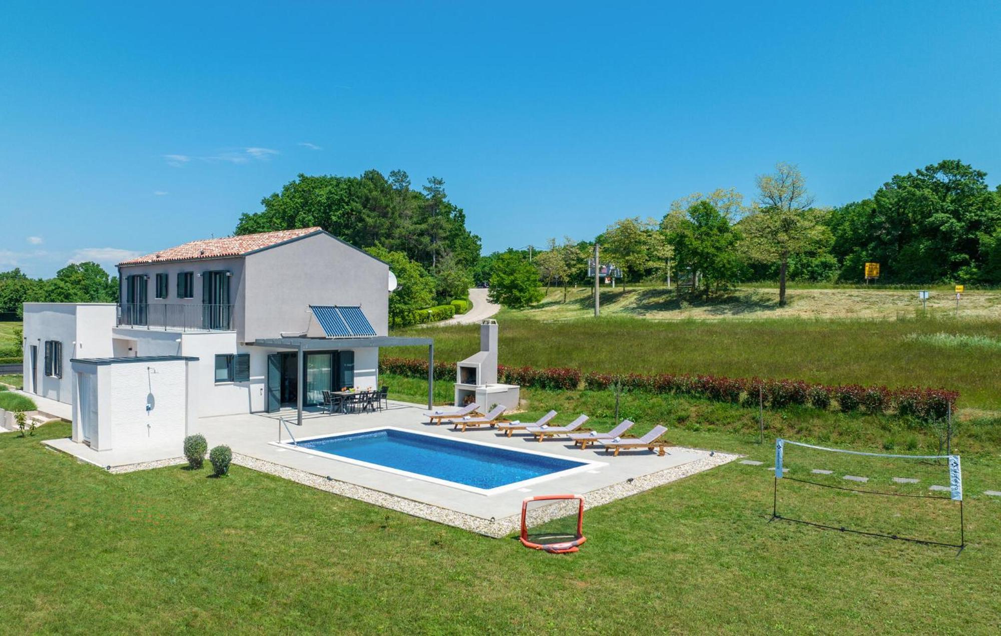 Amazing home in Manjadvorci w/ Outdoor swimming pool, WiFi&3 Bedrooms Barban Buitenkant foto
